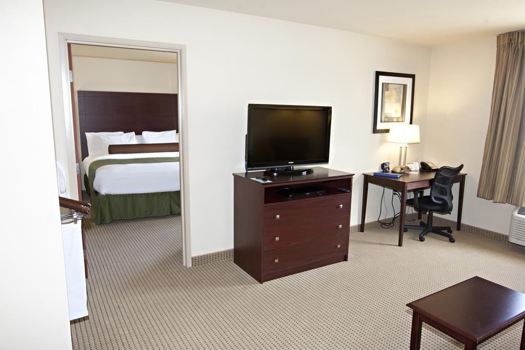 Cobblestone Inn & Suites - Langdon エクステリア 写真