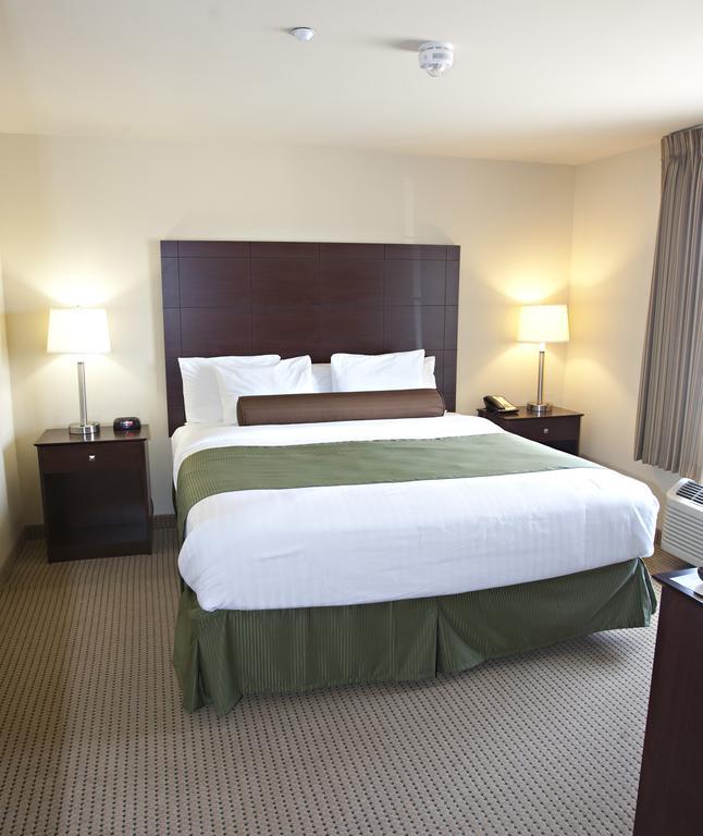 Cobblestone Inn & Suites - Langdon エクステリア 写真