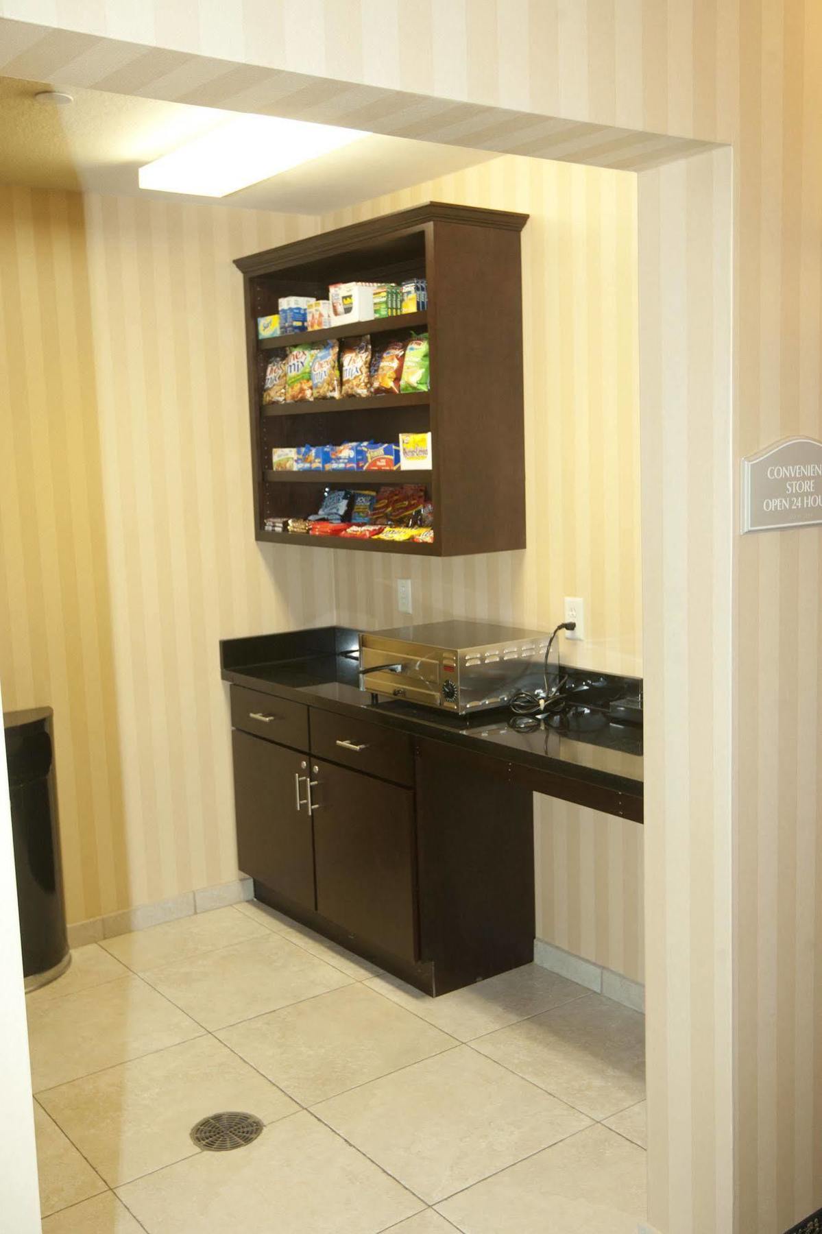 Cobblestone Inn & Suites - Langdon エクステリア 写真