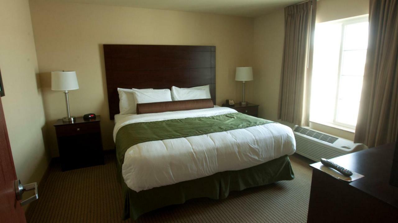 Cobblestone Inn & Suites - Langdon エクステリア 写真